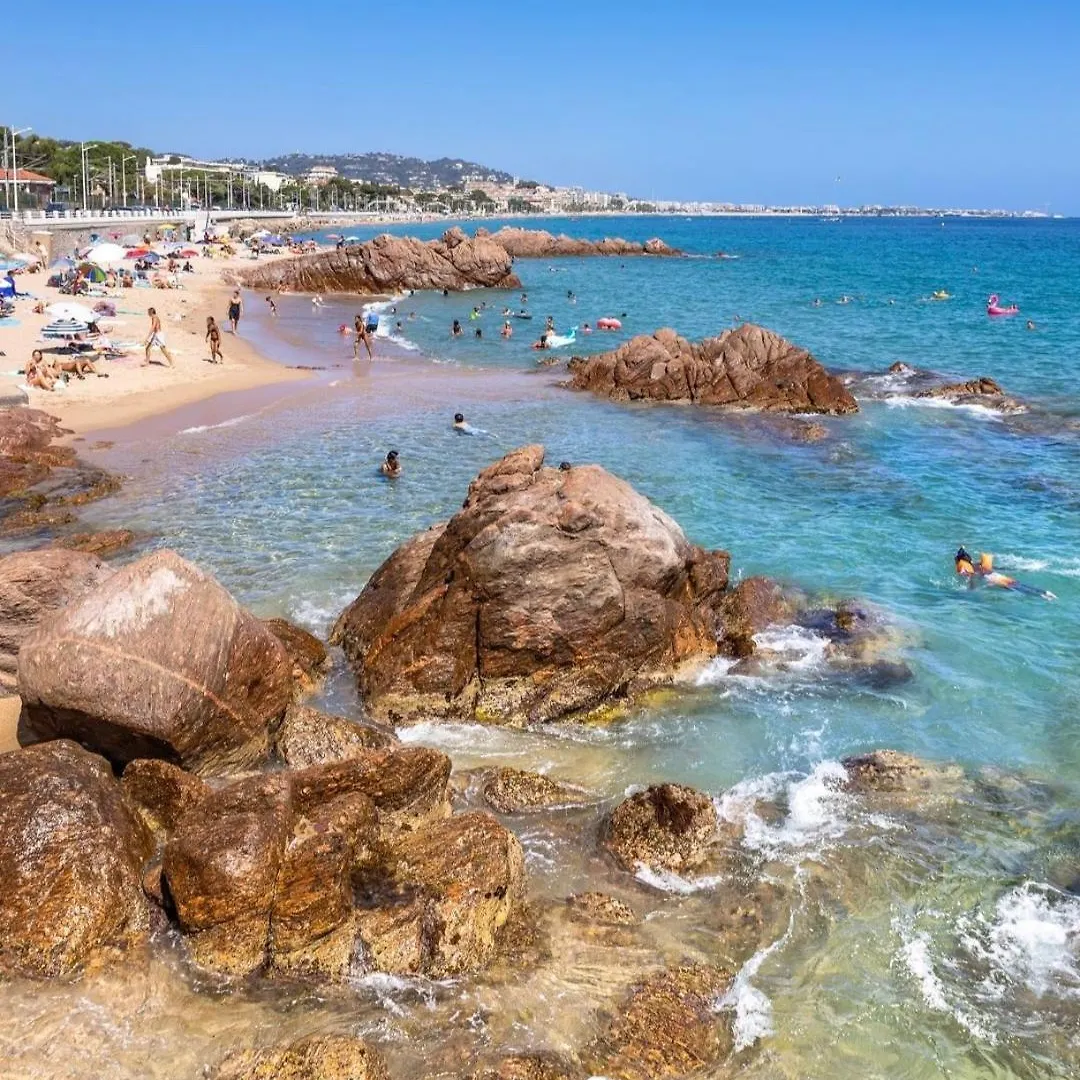 Appartement 3 Pieces, Proche Plage Et 칸느 아파트