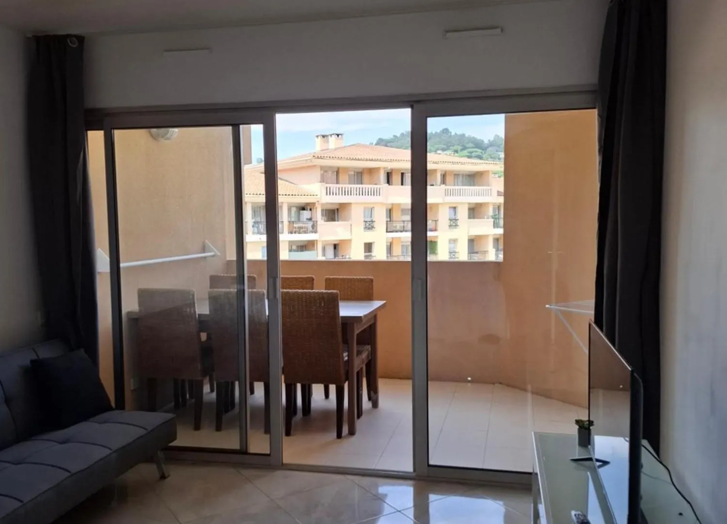 아파트 Appartement 3 Pieces, Proche Plage Et 칸느