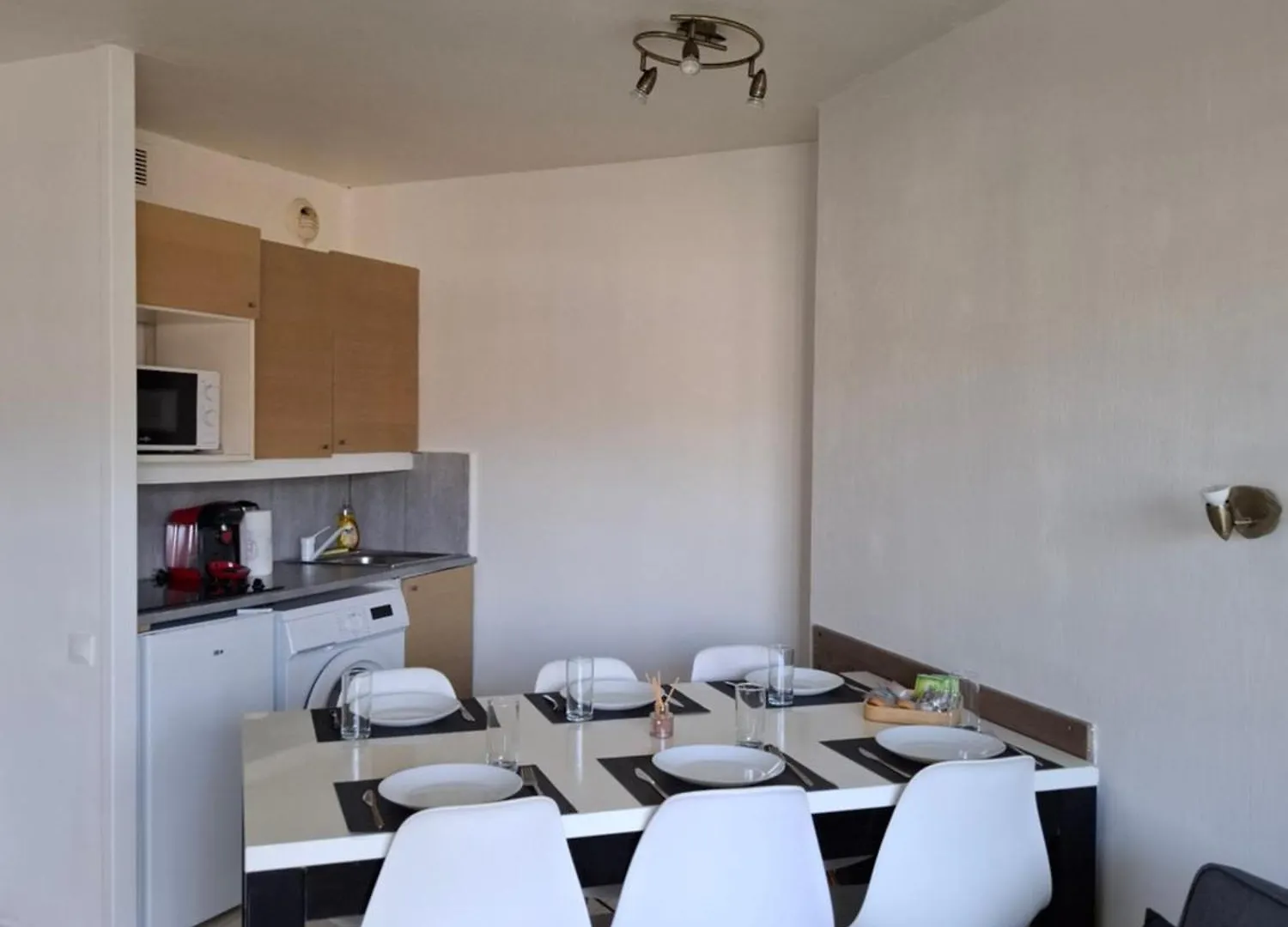 Appartement 3 Pieces, Proche Plage Et Cannes